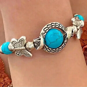 Fashionable turquoise adjustable bracelet